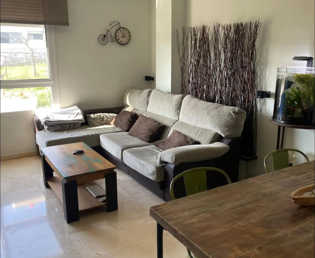 Habitacion Individual Con Bano Privado En Piso De Lujo San Juan de Aznalfarache Homestay szállás